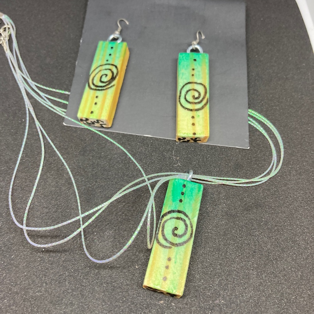 Handmade wooden jewelry set